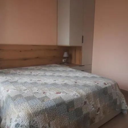 Flower Apartment *
